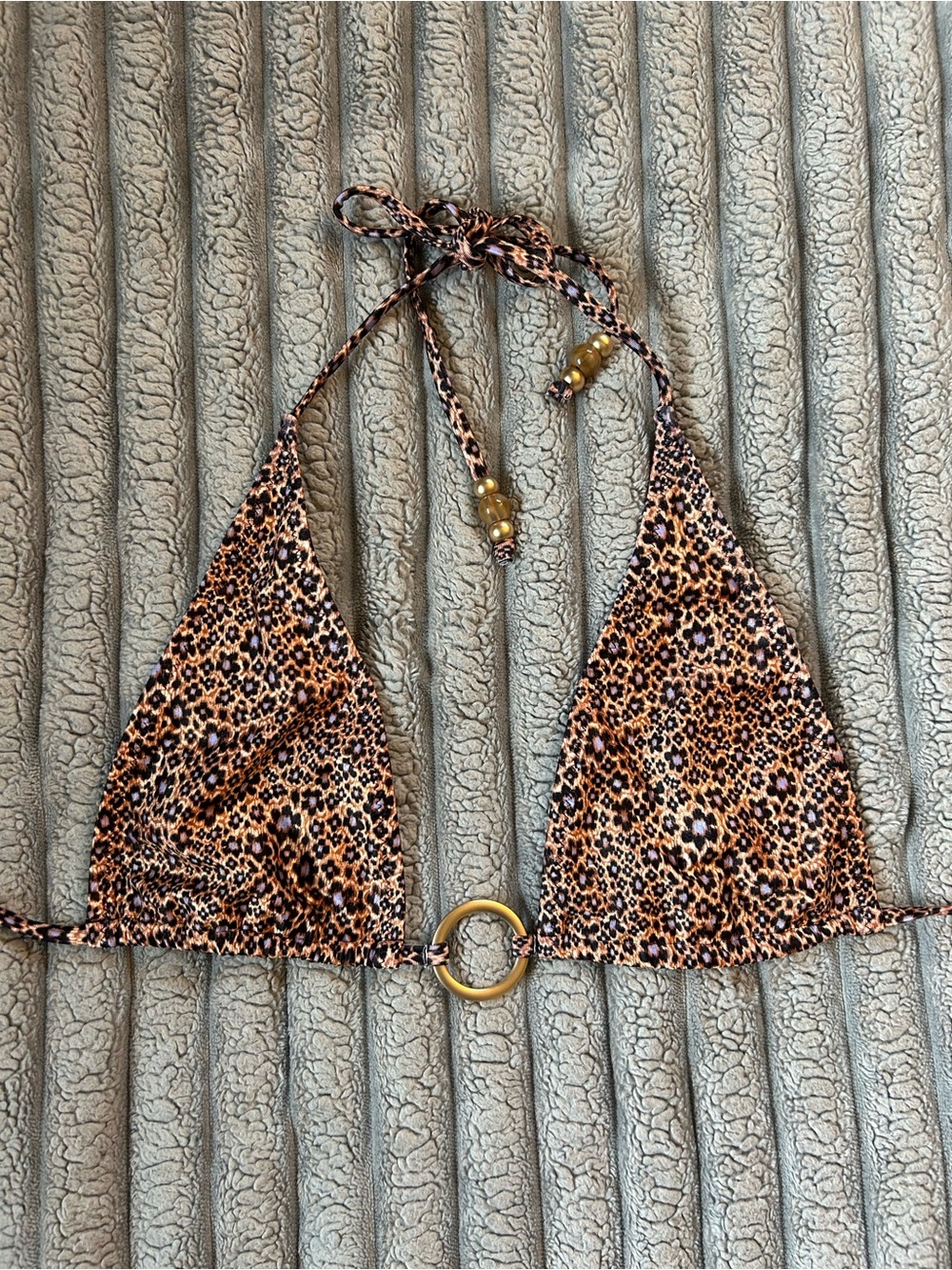 Kulani Kinis top